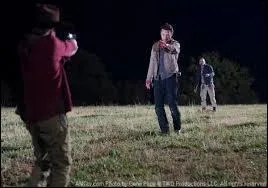 Shane se réveille en tant que zombie. Qui l'achève ?