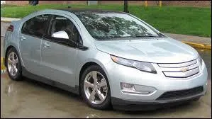 Pouvez-vous me donner le nom de cette voiture ?