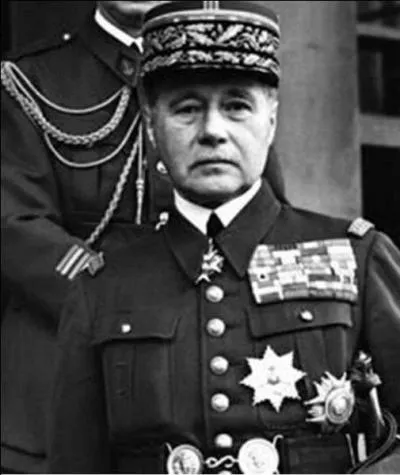 Rendez-vous en France, ce général français a démontré son incompétence. Au début de la guerre, il n'attaque pas les forces allemandes alors qu'elles sont « occupées » en Pologne ? Il a eu des ennuis avec la justice de l'Etat français. Qui est cet homme ?