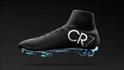 Je joue avec des Nike Mercurial à mon nom. Qui suis-je ?