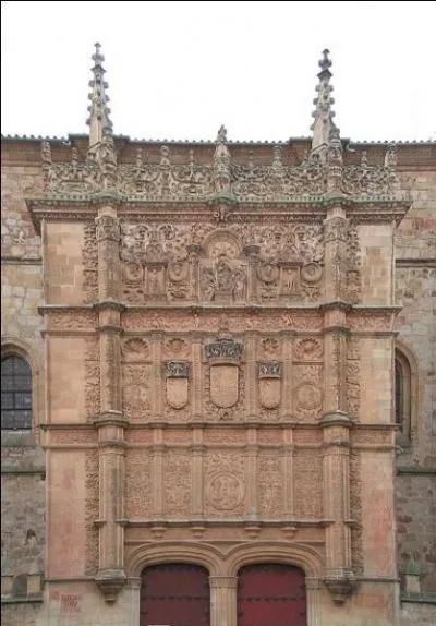 Premi&egrave;re &agrave; obtenir en Europe le titre d'universit&eacute; (1215), cette universit&eacute; est la 4&egrave;me plus ancienne ayant &eacute;t&eacute; ouverte sans discontinuer. O&ugrave; se trouve-t-elle ?