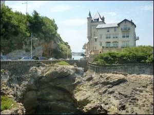 Où se trouve le ''Trou du Diable'' ? (Je vous demande la ville et non des commentaires graveleux ! )