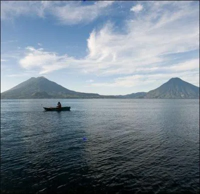 Finalement, je me décide à ne pas rentrer en France ; j'ai reçu un message de Jorge qui m'invite pêcher sur le lac Atitlan ! Mais c'est où, déjà ?