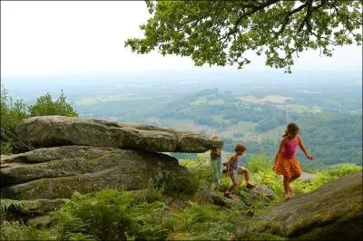 Qu'exploite-t-on dans les monts d'Ambazac entre Saint-Sylvestre et Compreignac ?