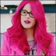 Quelle chanson Roxy chante-t-elle devant León ?