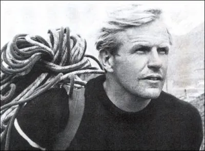 Alpiniste américain surnommé "le Dieu blond". Il réussit l'Eiger par la voie Heckmair mais se tue en tentant la Directissime, la corde se brisant pendant l'assaut final. Il s'agit de :