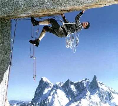 Alpiniste français, il a débuté dans les Calanques Marseillaises puis s'est tourné vers les Alpes où il a fait les plus grandes ascensions. Il a participé à l'expédition victorieuse à l'Annapurna. C'est :