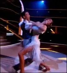 Quand j'effectue de grands déplacements sautés ou bien swingués, je danse un ...