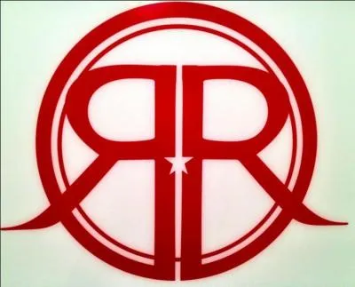 Qui est Gustavo Roque ?