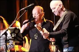 "Left in Peace" est l'un des morceaux phares de ce grand spectacle, initié par cet artiste de talent, celte et breton, à droite sur la photo !