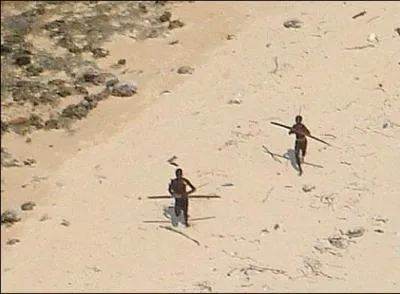 De quelles &icirc;les du Golfe du Bengale sont les "Sentinelles", tribu extr&ecirc;mement dangereuse ?