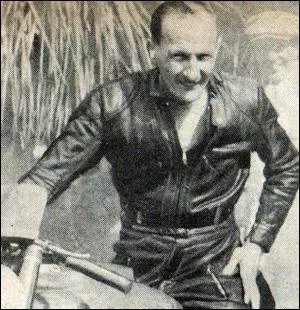 Quel est le premier champion du monde de moto 500 cm3 en 1949 ?
