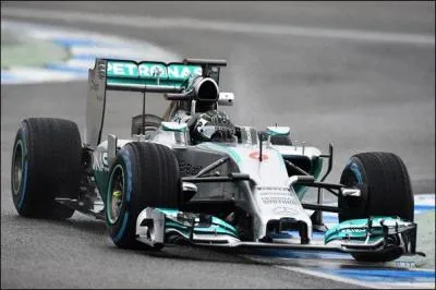 L'écurie de F1 championne du monde en 2014 est :