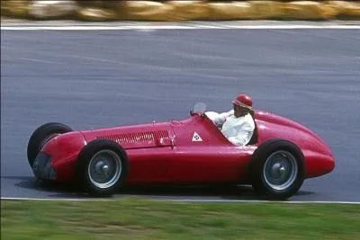 La première écurie championne du monde F1 en 1950 était :