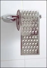 Quelle était la nationalité de l'inventeur du "papier thérapeutique" ?