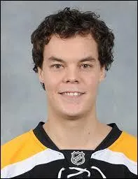 Je joue pour les "Bruins" de Boston.
 Qui suis-je ?