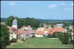 Il est un petit village, dans le Jura, r&eacute;pondant au toponyme amusant de Longcochon. Ses habitants sont ...