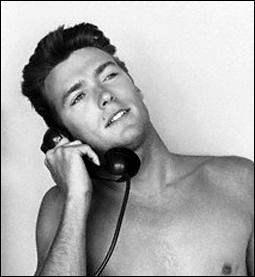 Qui est cette célébrité plus jeune ?