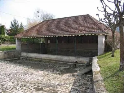 Dans quel département se trouve la ville de Combeaufontaine ?