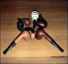 Cocorico ! La capitale mondiale de la pipe est française. Quel est le nom de cette commune située dans le Jura ?