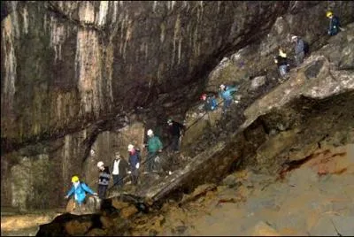 Belgique - La "petite soeur" de la grotte de Han, la grotte de Lorette à Rochefort est située dans la province de Namur.