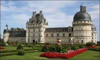 Le château de Valençay est connu pour ses jardins en terrasses (label "Jardin remarquable" depuis 2004).