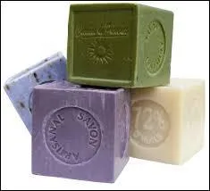 En 2013, quelle a &eacute;t&eacute; la sp&eacute;cificit&eacute; du savon invent&eacute; par deux &eacute;tudiants africains ?