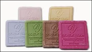 Les Romains pr&eacute;f&eacute;raient l'huile d'olive. Avec quel appareil &eacute;taient-ils gratt&eacute;s par la suite ?