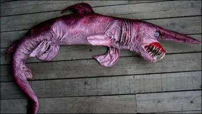 Il existe une station de métro parisienne qui porte le même nom, au pluriel, que ce requin !