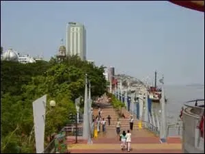 De quel pays, Guayaquil est-elle la plus grande ville ?