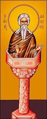 Qui sont ces ermites des premiers temps du christianisme qui passaient leur vie en haut d'une colonne ?