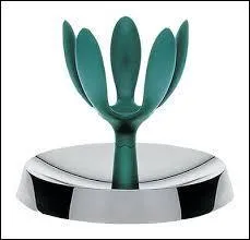 Ce tr&egrave;s bel objet au design &eacute;tonnant est un objet de la collection Alessi, dessin&eacute; par le designer Stefano Giovannoni, qui contient... ?