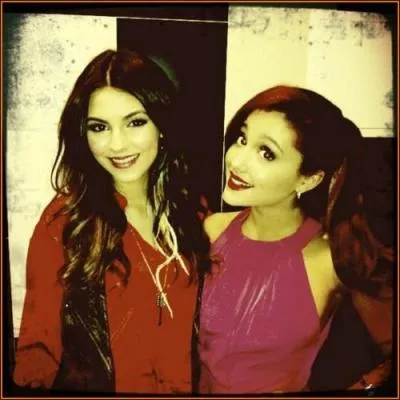 Comment s'appelle celle qui a un frère nommé Frankie ?