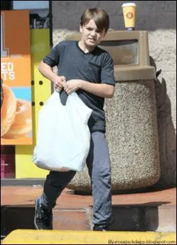 Quel âge a son fils en 2014 ?