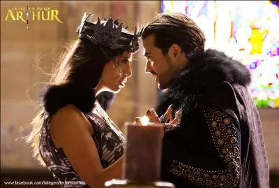 Comment s'appelle le premier single de la nouvelle comédie musicale de Dove Attia ?