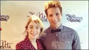 A qui a-t-il appris à chanter en français ?