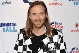 Avec qui a-t-il fait la chanson "Listen" ?