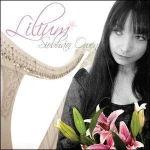 Son prénom est aussi fantasque qu'elle même : on entend à peu près "Chiivn", mais comment s'écrit ce "Jeanne" irlandais ?