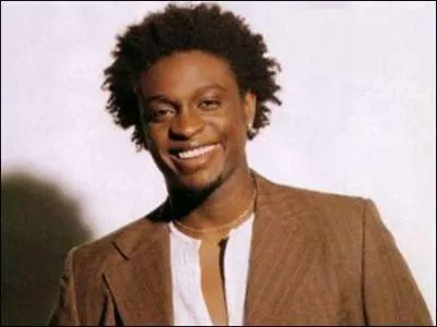 Corneille a-t-il été éliminé avant ou après Anthony Kavanagh ?