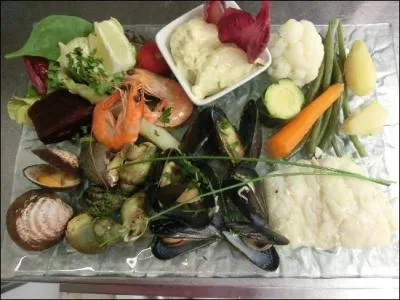 La soirée s'annonce bien, nous avons tous choisi ce plat traditionnel du Midi !