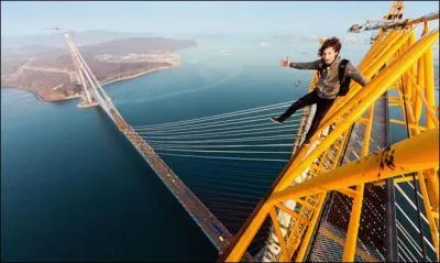 Indice : "sur les toits du monde". Qu'est ce que le rooftopping ?