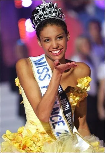 Miss France 2009, troisième dauphine de Miss Monde 2009 et cinquième dauphine de Miss Univers 2009 :