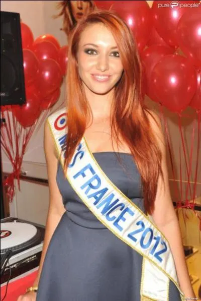 Miss France 2012, incarne la juge Blanche dans le jeu Fort Boyard :