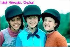 Comment s'appelle le club créé par les 3 héroïnes ?