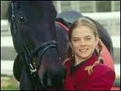 Comment s'appelle le cheval de Mlle Di Angelo ?