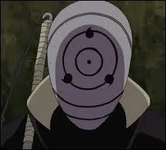 Obito pendant la guerre a le masque du :