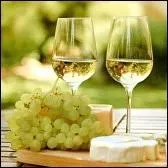 Nous allons boire un petit vin de Savoie, sur la carte Synapse a repéré un vin qui n'en fait pas partie :