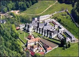 Sur quelle commune se trouve le monastère de la Grande Chartreuse ?