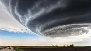 Quelle était la nationalité de George Eastman ?