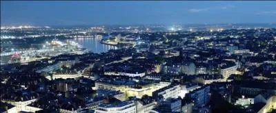 Dans quel département pouvez-vous voir la ville de Nantes ?